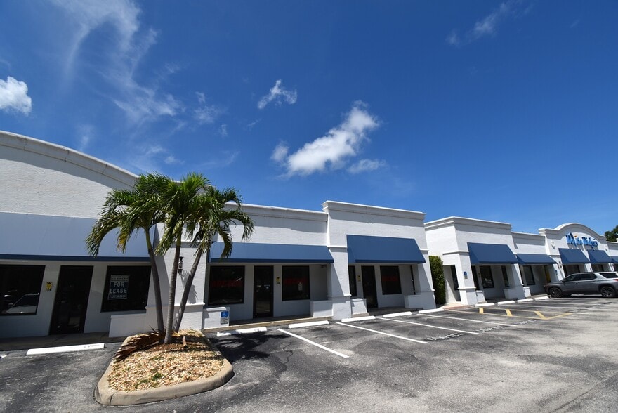 More Photos Of 2190 45th St, Vero Beach Storefront For Lease