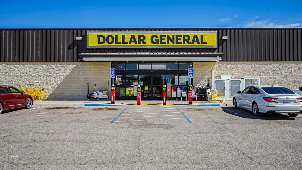 Primary Photo Of 162 Delta st, Calipatria Department Store For Sale