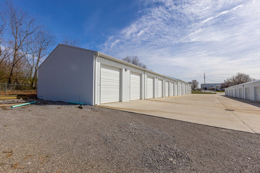 More Photos Of 665 David Ave, Danville Self Storage For Lease