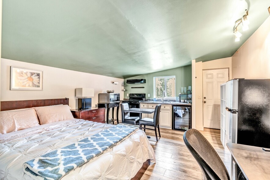 More Photos Of 6729 SE 162nd Ave, Portland Horse Stables For Sale
