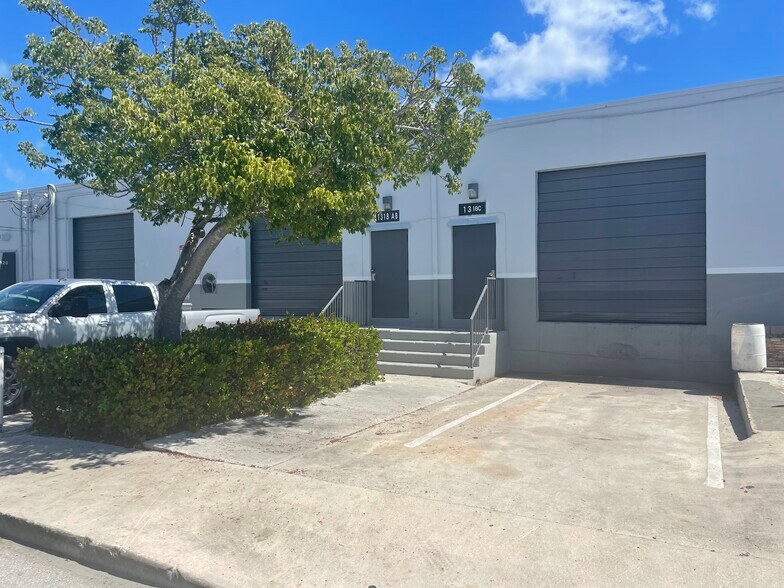 More Photos Of 702 14th Ave S, Lake Worth Unknown For Lease