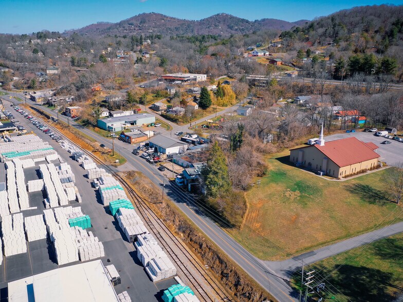 More Photos Of 887 Riverside Dr, Woodfin Auto Repair For Sale