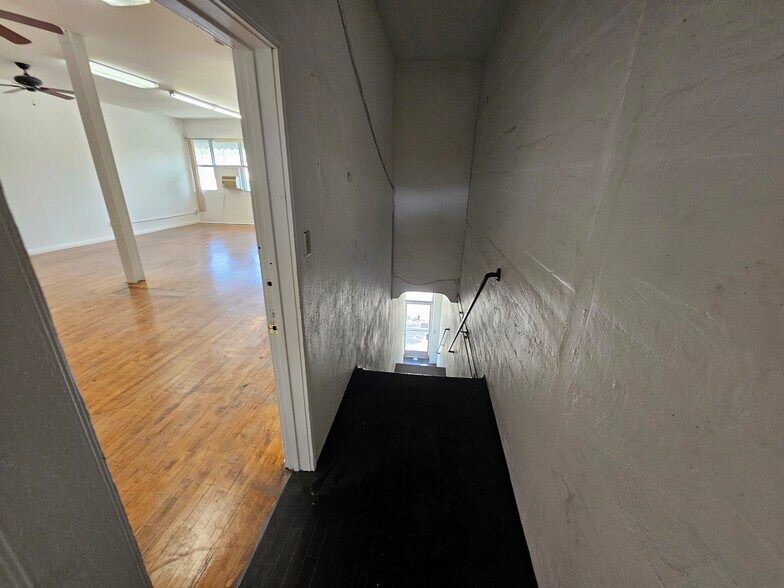 More Photos Of 6623 San Fernando Rd, Glendale Storefront Retail Office For Lease