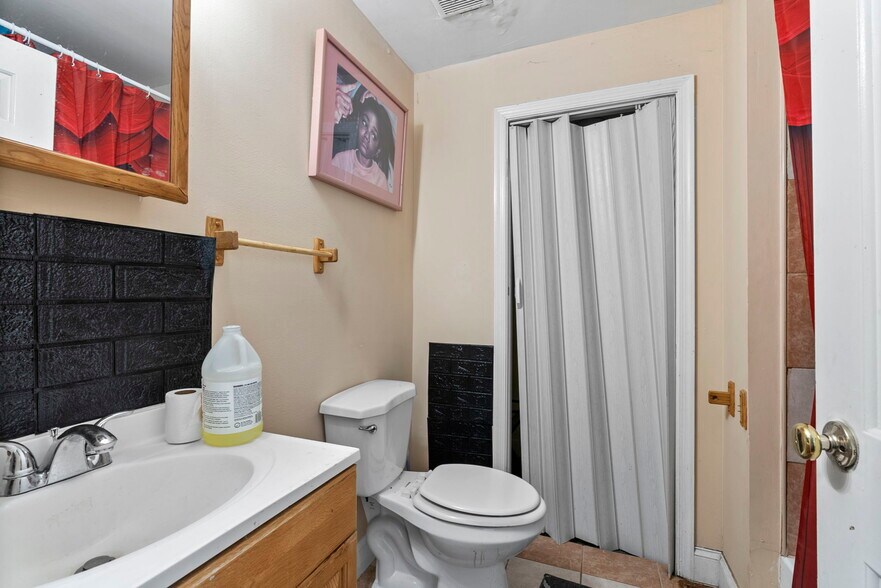 More Photos Of 1433 W Lombard St, Baltimore Multifamily For Sale