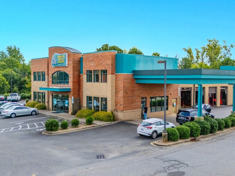 More Photos Of 5080 Highland Shoppes Dr, Charlotte Auto Repair For Sale