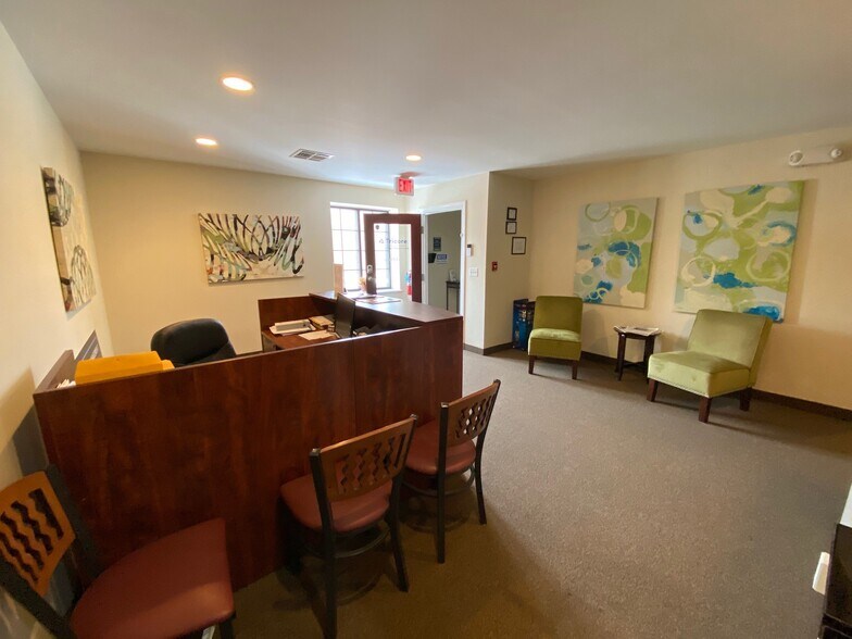 More Photos Of 117 N Gold Dr, Robbinsville Loft Creative Space For Lease
