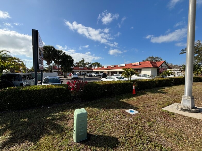 More Photos Of 10823 Tamiami Trl N, Naples Unknown For Lease