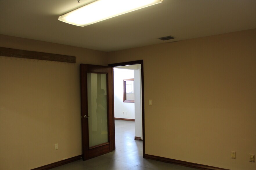 More Photos Of 1970 NW 70th Ave, Miami Warehouse For Lease