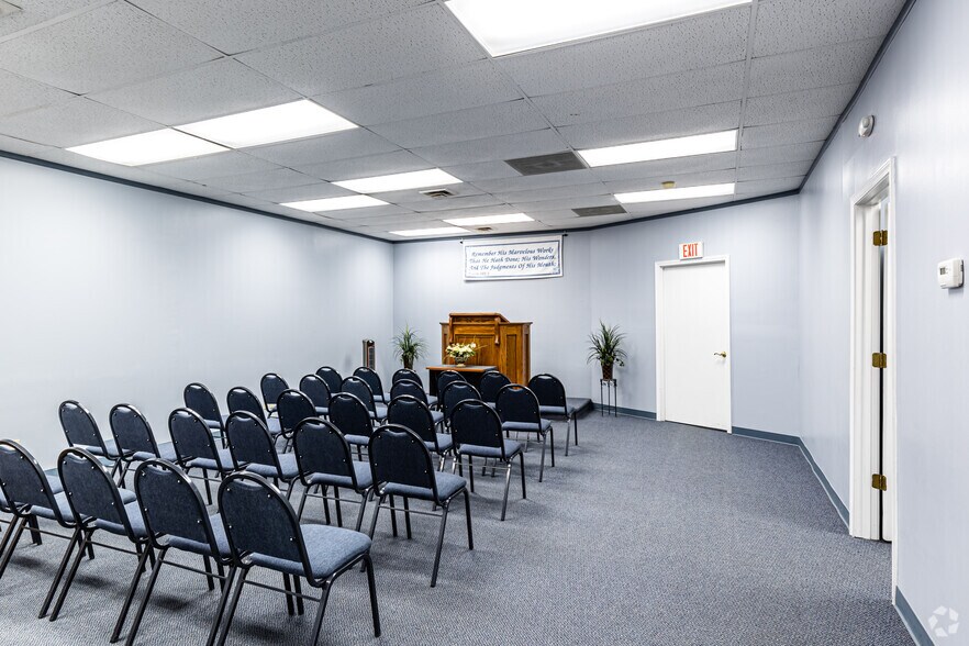 More Photos Of 816-818 NW Park Ln, Lee's Summit Office For Lease