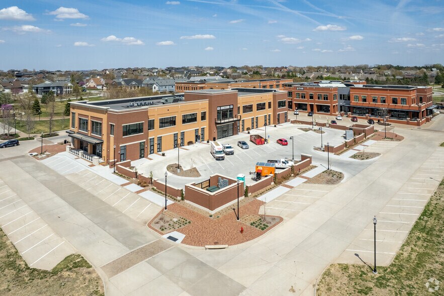 More Photos Of 643 Fallbrook Blvd, Lincoln General Retail For Lease