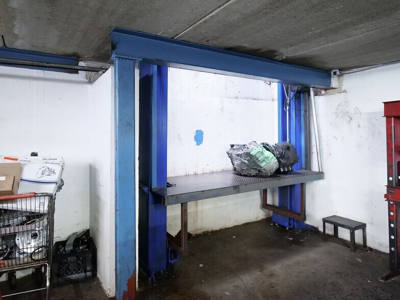 More Photos Of 5000 W Cermak Rd, Cicero Auto Repair For Sale