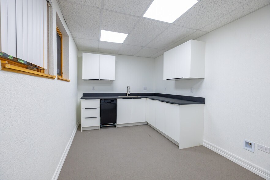 More Photos Of 1650 N Franklin St, Denver Office For Lease