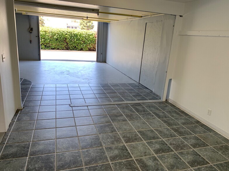More Photos Of 4848 Colt St, Ventura Manufacturing For Sale