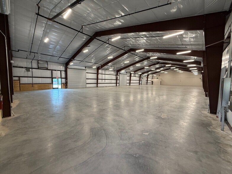 More Photos Of 3000 Wyndham Industrial Dr, Opelika Manufacturing For Sale