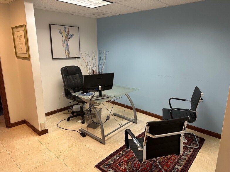 More Photos Of 4300 Biscayne Blvd, Miami Office Residential For Lease