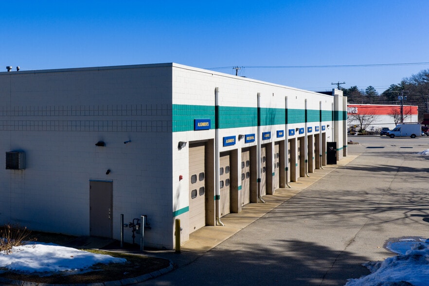 More Photos Of 537 Lafayette Rd, Seabrook Auto Repair For Sale