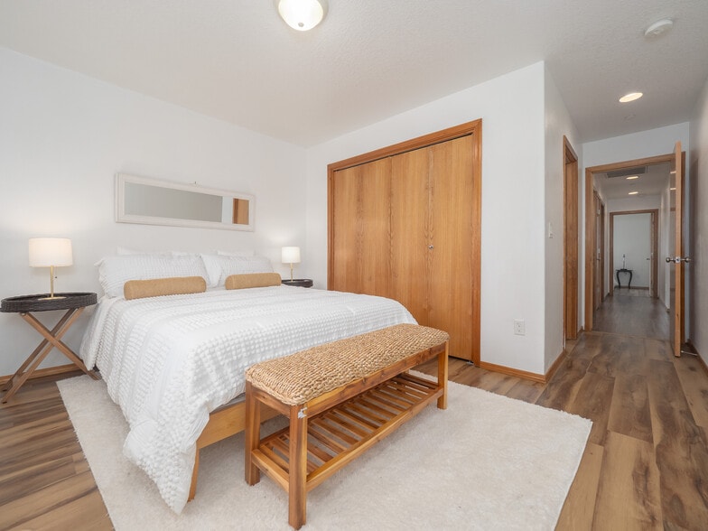 More Photos Of 402 E Washington St, Carlton Multifamily For Sale