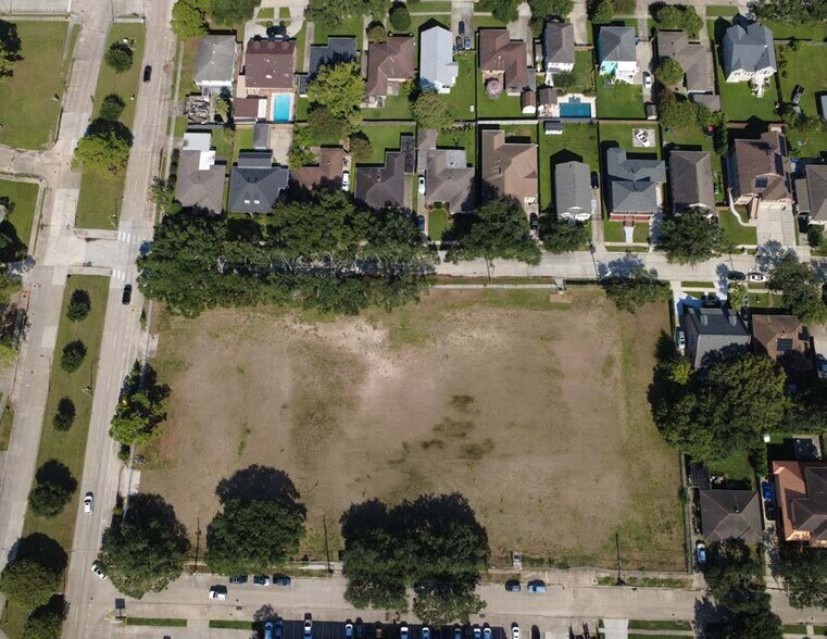 More Photos Of 6101 Chatham Dr, New Orleans Apartments For Sale