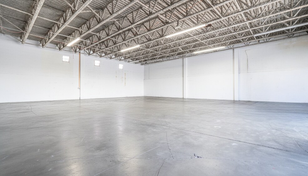 More Photos Of 1730 NW 23rd St, Miami Service For Sale