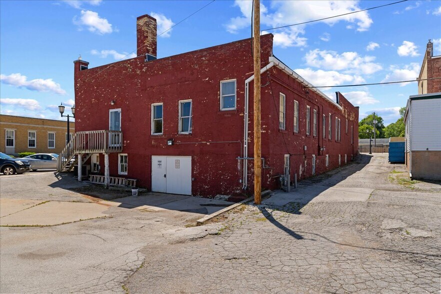 More Photos Of 203 Ellis St, Kewaunee Office For Sale