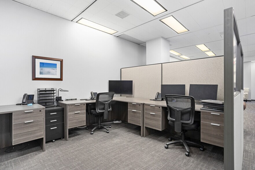 More Photos Of 500 W 7th St, Fort Worth Office For Sale