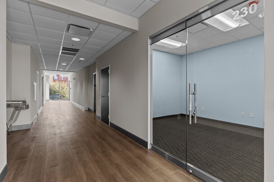 More Photos Of 6740 Rock Spring Rd, Wilmington Office For Sale