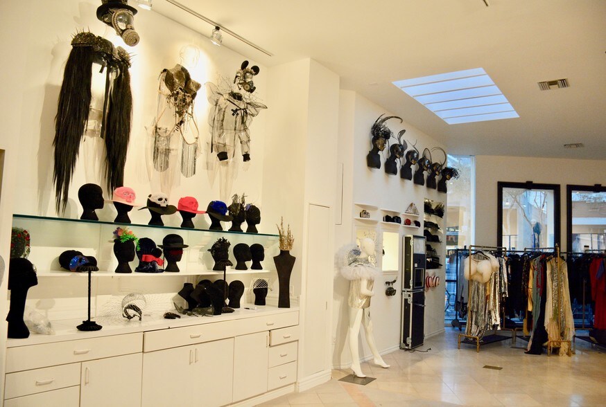 More Photos Of 8460 Santa Monica Blvd, West Hollywood Freestanding For Sale