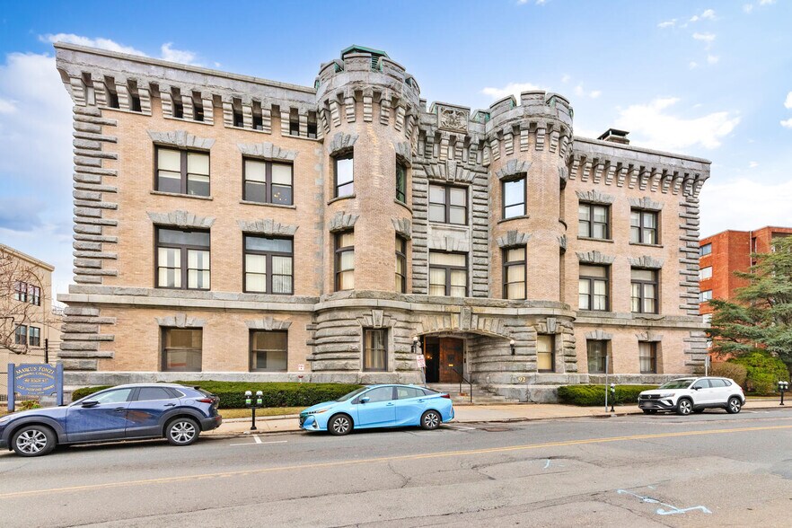 More Photos Of 92 High St, Medford Medical For Sale