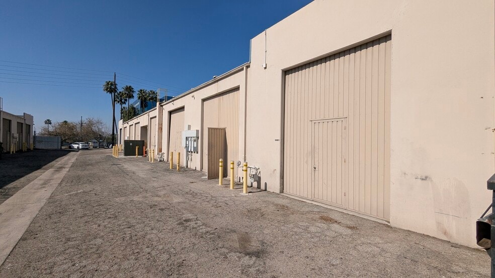 More Photos Of 1894 Commercenter West Dr, San Bernardino Light Distribution For Sale