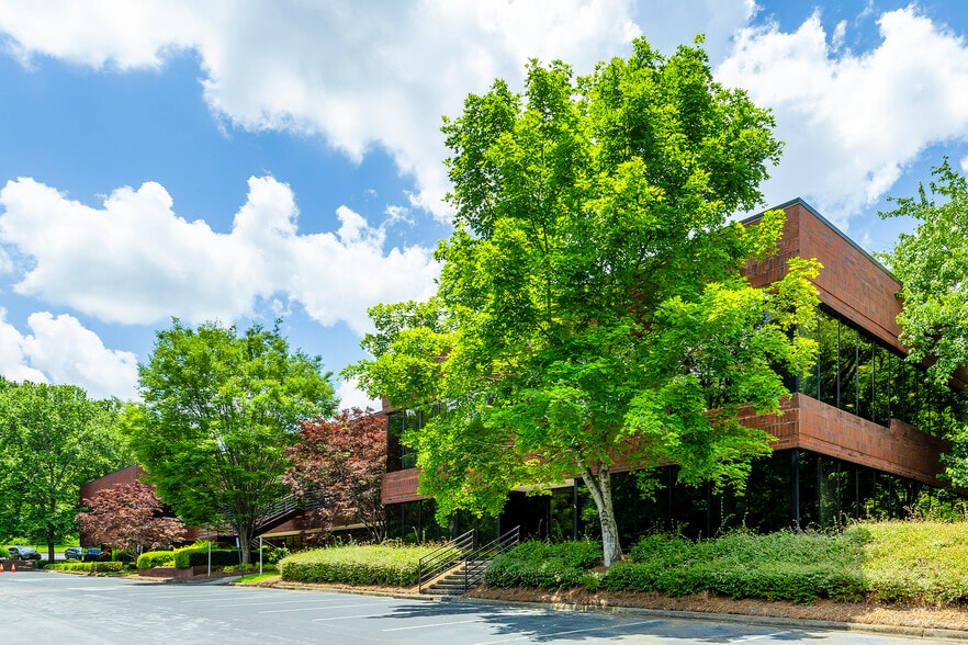 More Photos Of 1688 Phoenix Pky, College Park Unknown For Lease