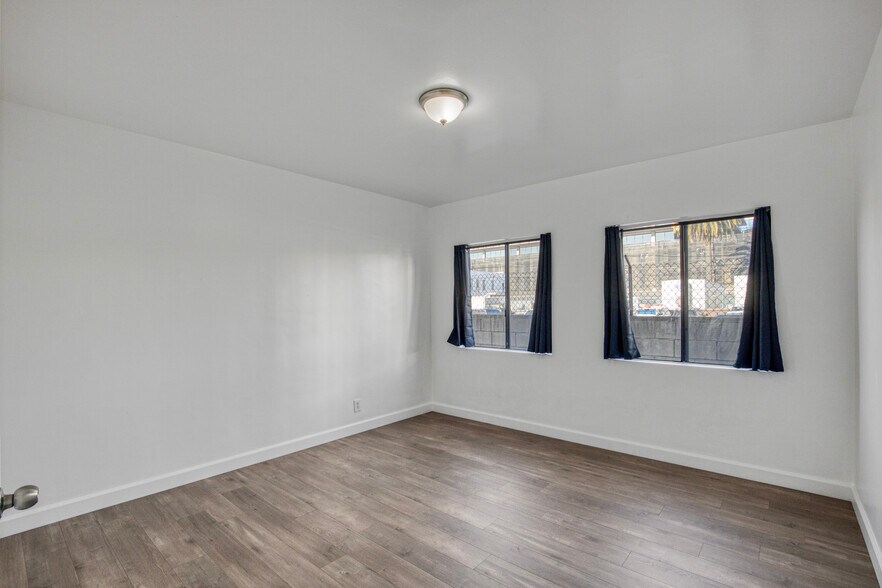 More Photos Of 5516 Virginia Ave, Los Angeles Multifamily For Sale