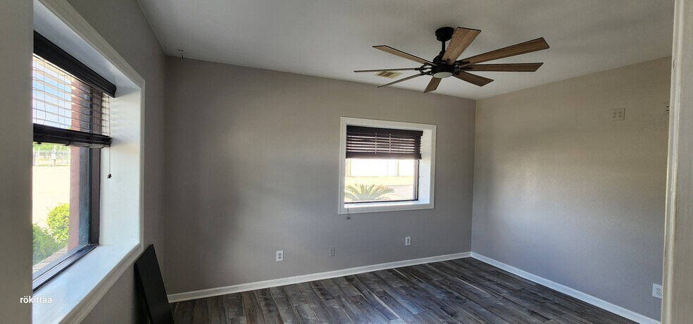 More Photos Of 616 Rankin Cir N, Houston Warehouse For Lease