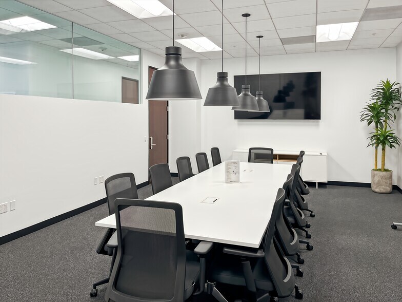 More Photos Of 2020 Main St, Irvine Coworking Space