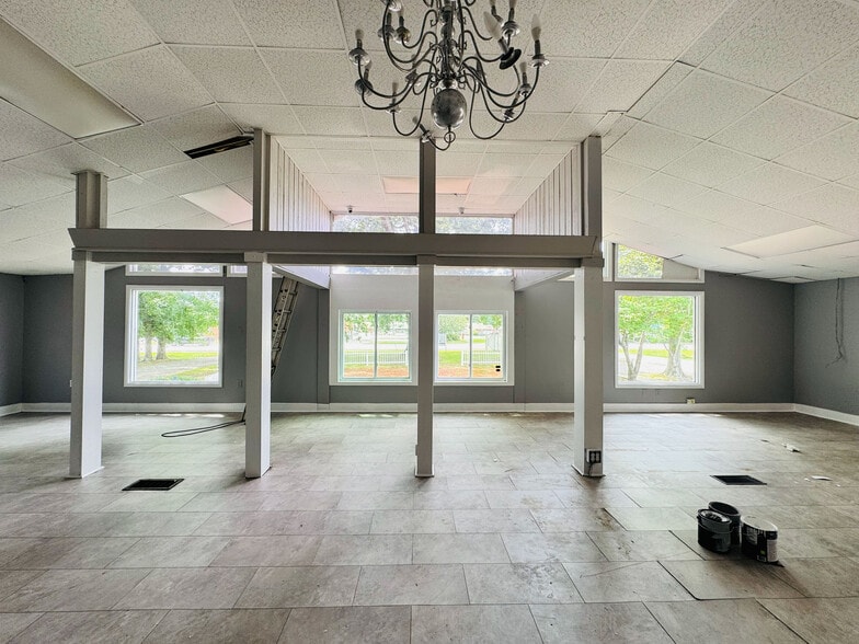More Photos Of 685 N Jeff Davis Dr, Fayetteville Freestanding For Sale
