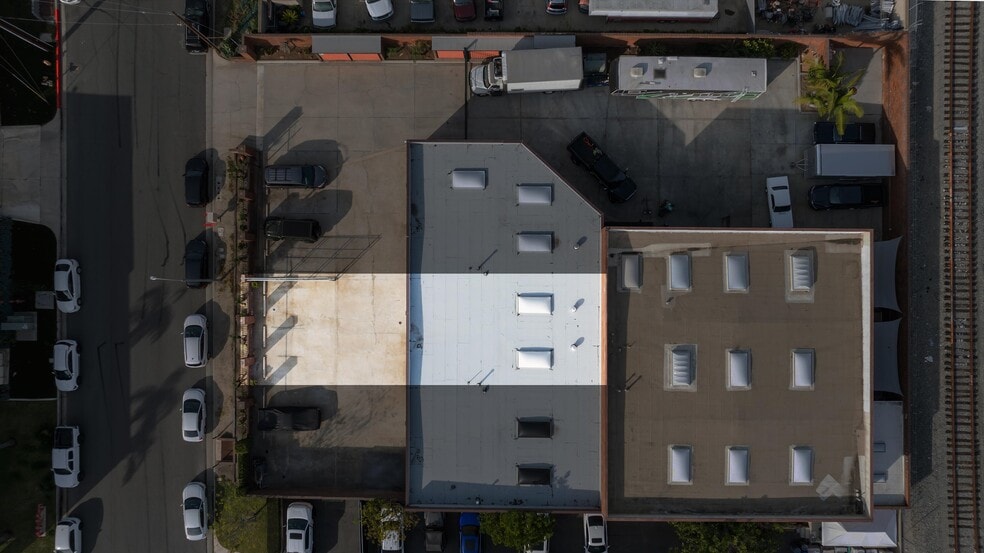 Primary Photo Of 17702-17722 Metzler Ln, Huntington Beach Service For Sale
