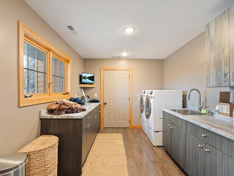 More Photos Of 21998 Lasalle Ave NW, Puposky Specialty For Sale