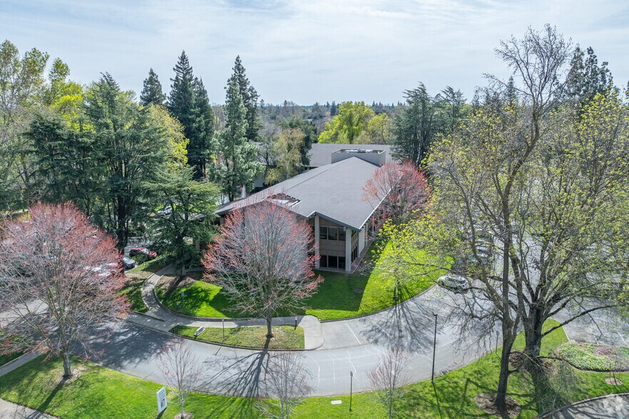 More Photos Of 3600 American River Dr, Sacramento Unknown For Lease