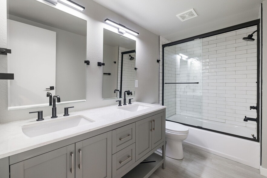 More Photos Of 943 S Wells Ave, Reno Specialty For Sale