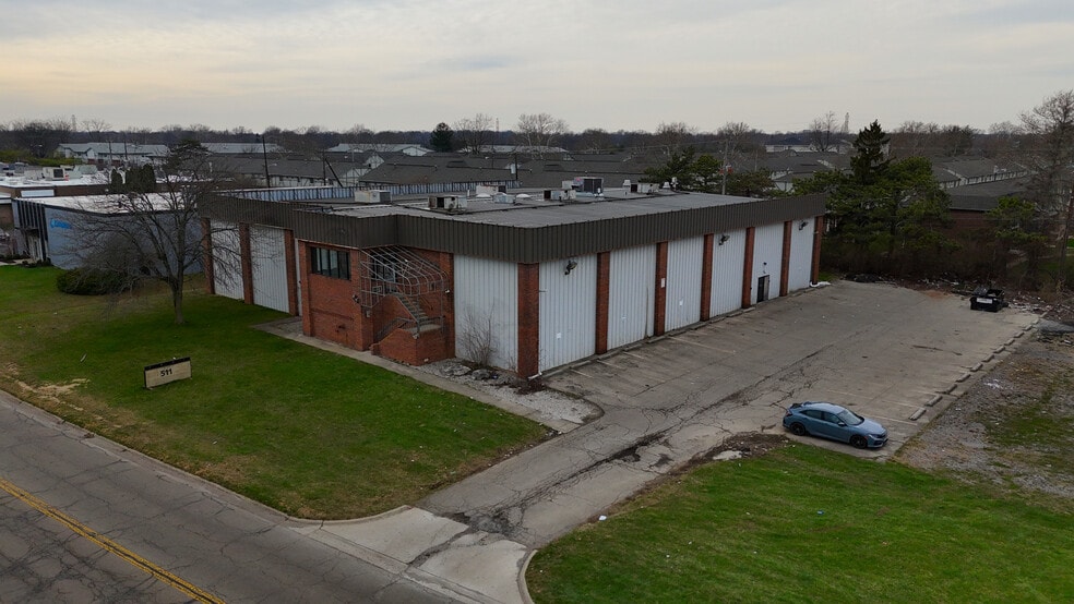 More Photos Of 511 Industrial Mile Rd, Columbus Warehouse For Sale