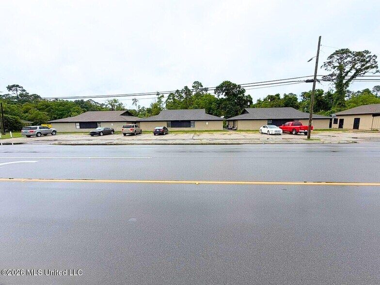Primary Photo Of 5420 28th St, Gulfport Apartments For Sale