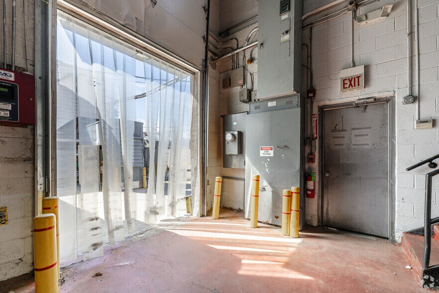 More Photos Of 4260 Old River Rd, Schiller Park Food Processing For Lease