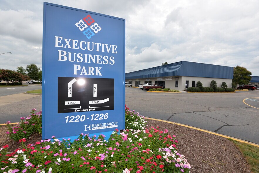 More Photos Of 1222 Executive Blvd, Chesapeake Showroom For Lease