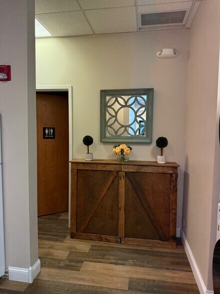 More Photos Of 616 Childs St, Wheaton General Retail For Lease