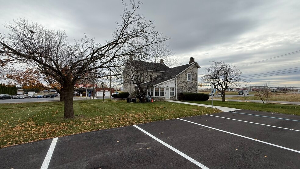 More Photos Of 797 Main St, Tatamy Office Residential For Lease