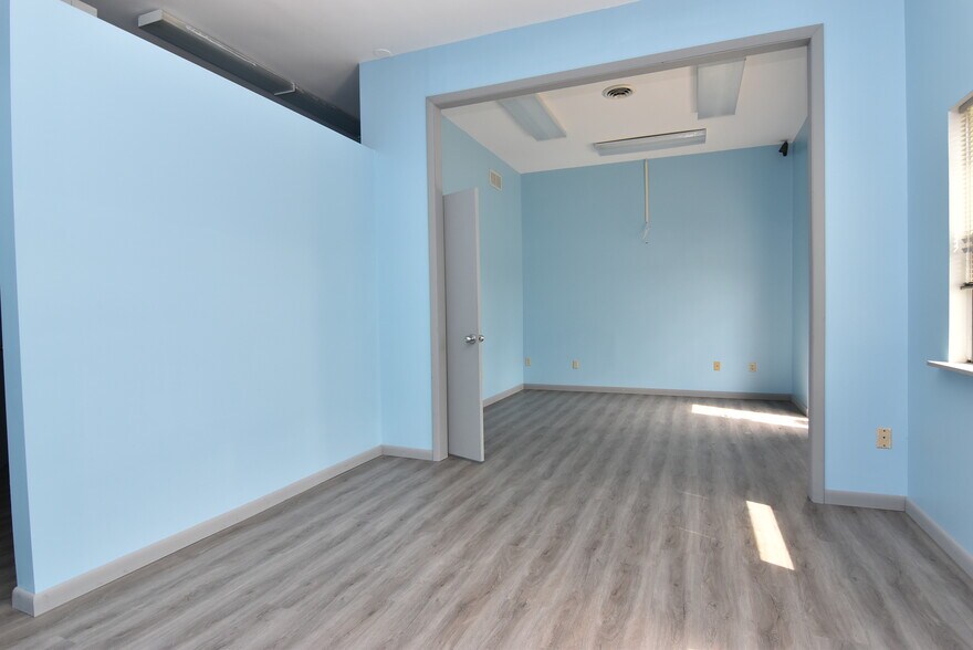 More Photos Of 30620 & 30627 Coastal Hwy, Lewes Light Distribution For Lease