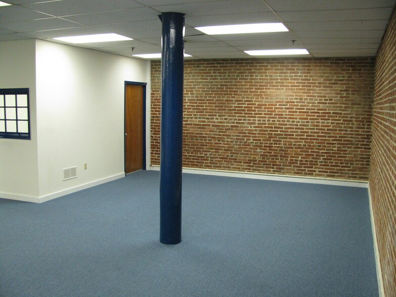 More Photos Of 1 Center Sq, Hanover Office For Lease