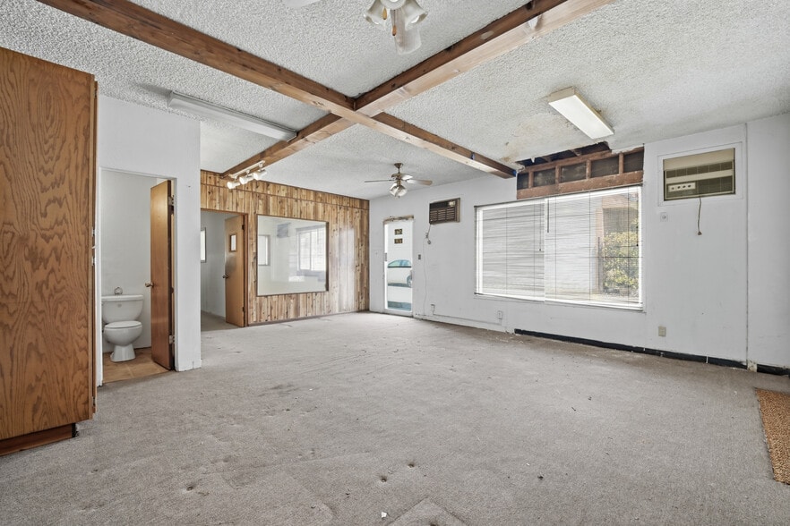 More Photos Of 915 W Olive Ave, Burbank Office For Sale