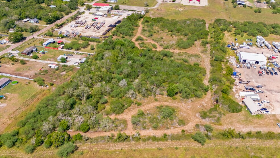 More Photos Of 2904 US Highway 59 Hwy, Victoria Land For Sale