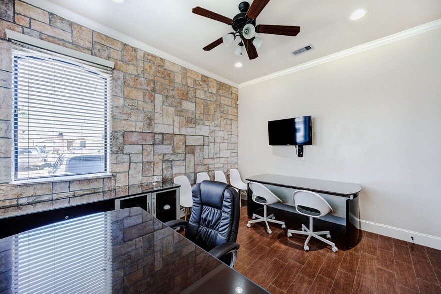 More Photos Of 1836 Snake River Rd, Katy Office Residential For Sale