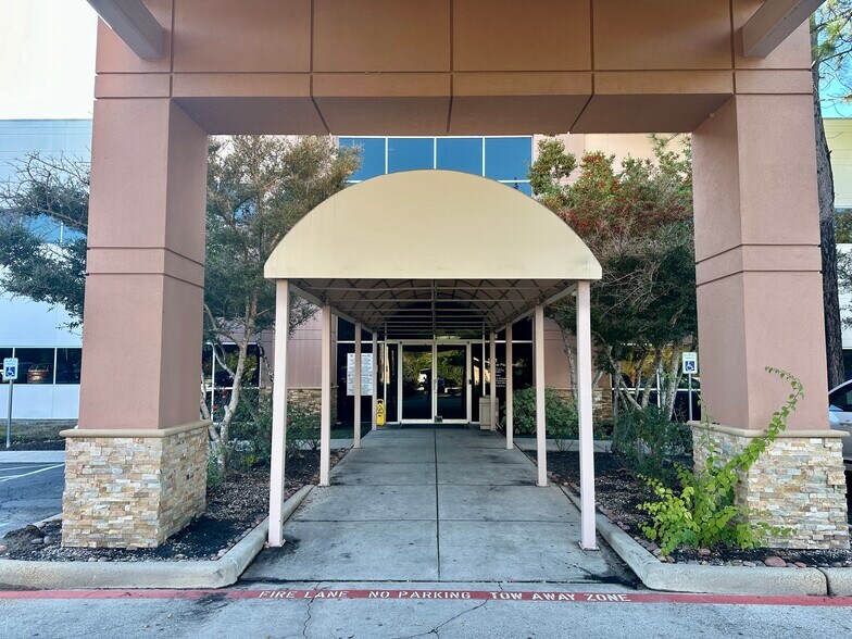 More Photos Of 1011 Medical Plaza, The Woodlands Medical For Lease